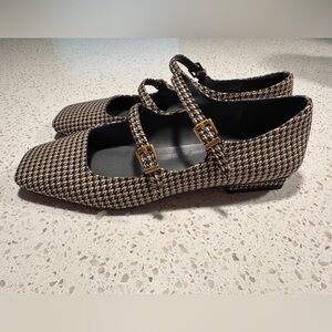 Franco Sarto Tesoro Flat (NWOT)